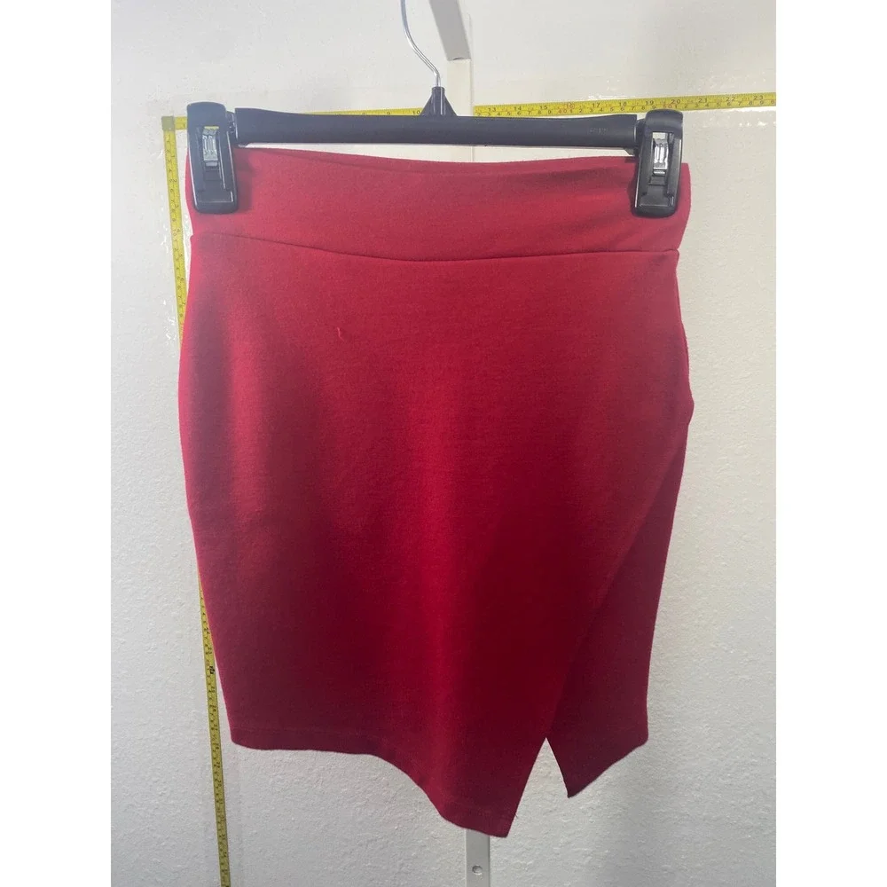 Forever 21 Red Asymmetrical Tulip Hem Mini Skirt Size XS Bodycon Knit Stretch‎